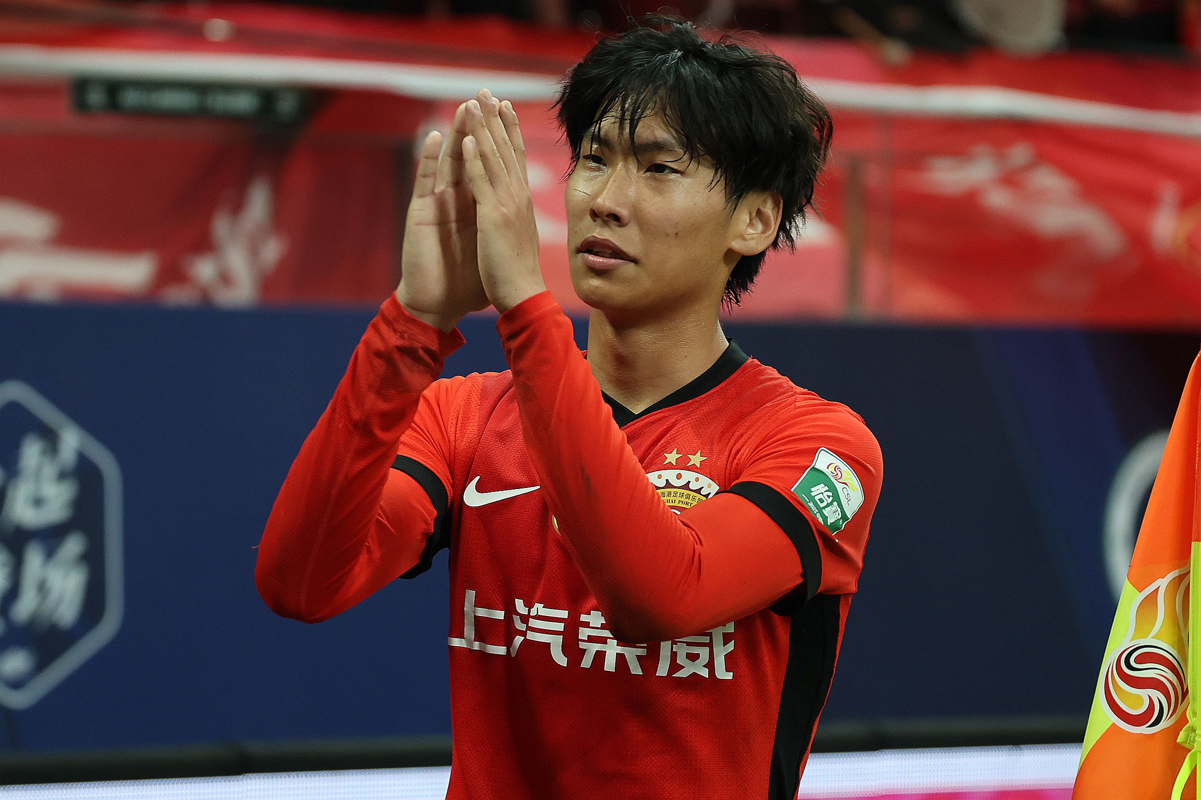 媒体分析:李新翔更适合担任替补中锋或影锋,边路位置并非其优势所在