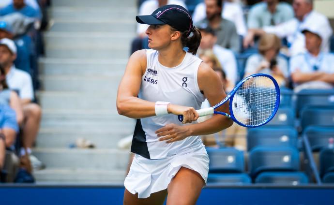 王者荣耀-阿尼西莫娃2-0击败斯瓦泰克,职业生涯首次跻身美网四强