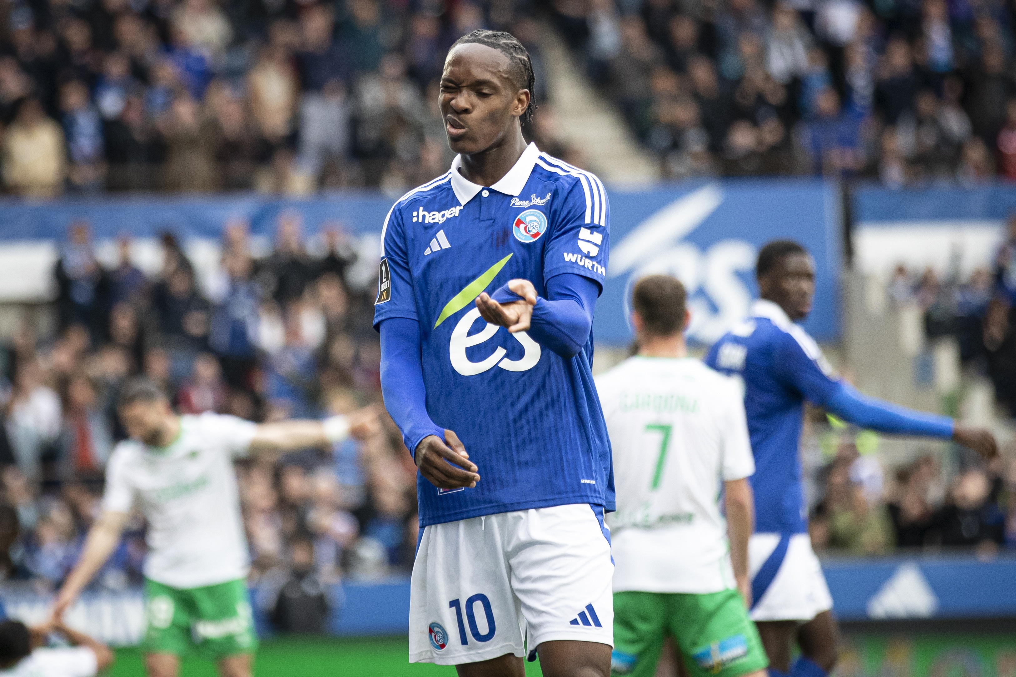 记者:切尔西相信埃梅加2026年将具备征战英超的水平