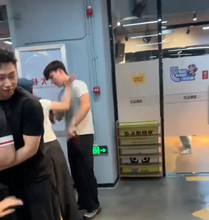 男教练睡4名女学员后续:有两位已结婚,画面流出,女子很漂亮