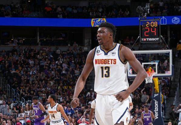 九游体育-命运反转！浓眉替身离开湖人或躺冠 首发场均14+8