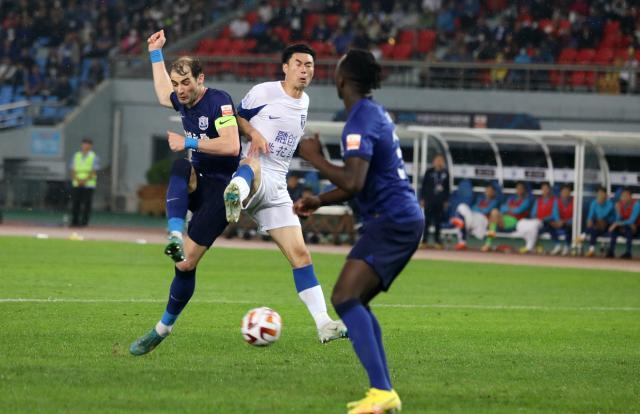 1685240961906090081.jpg 九游体育-对话沧州队长:扳平进球很关键 我们依靠团队作战