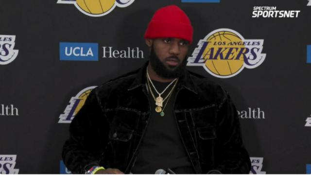 1638609574535008099.png 英雄联盟-三巨头合体湖人反而输球 詹眉已对沃格尔不满?