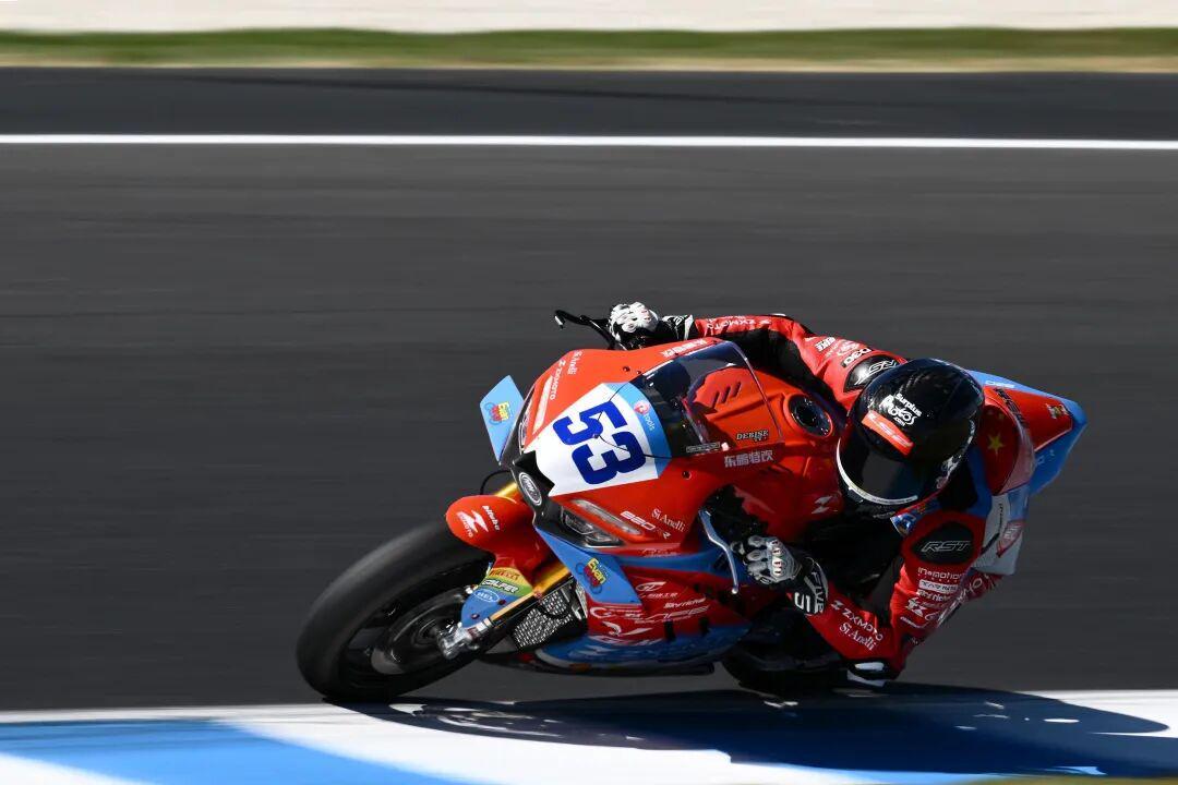 九游体育网页版-WSBK冠军背后，张雪机车的四张底牌
