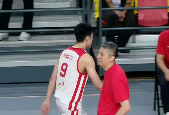 九游体育网页版-中国男篮4分险胜！焦泊乔爆发，王俊杰18分14篮板，徐昕10分